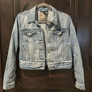 Levi Jean Jacket - Size Medium